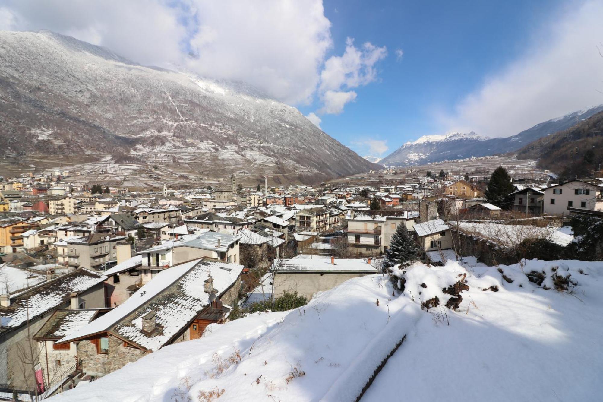 Ostello Del Castello Тирано Екстериор снимка
